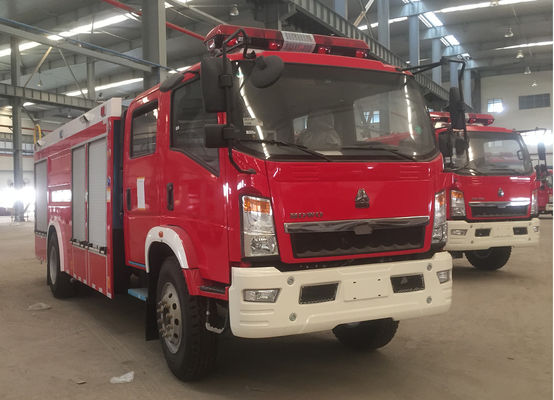 HOWO 6 Wheeled Forest Fire Truck Small With 4000L Water Foam Capacity