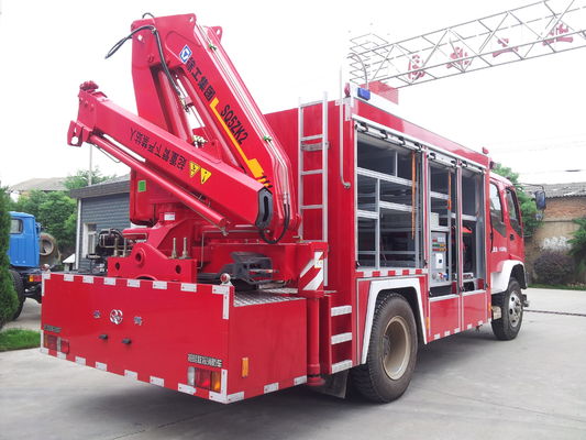 Heavy Duty Emergency Rescue Fire Truck 177kw 4x2 Euro 4 With 5T Crane