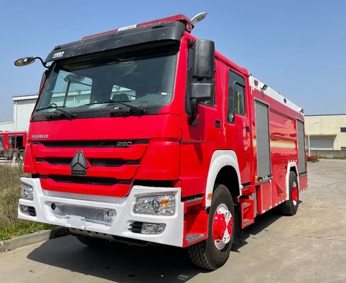 HOWO 310hp Truk Pemadam Kebakaran Tugas Berat 6 Roda Kapasitas Busa 8000L