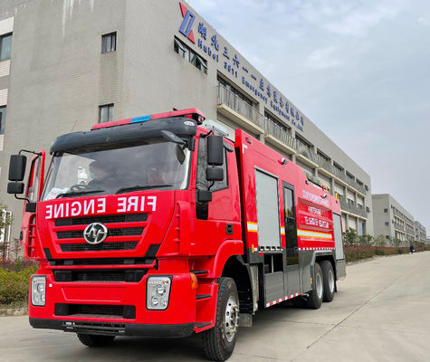 Truk Pemadam Kebakaran Tugas Berat IVECO 290HP Dengan Busa Air Kapasitas 10000L Serbaguna