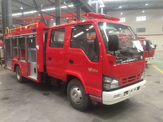 ISUZU 4x2 Truk Pemadam Kebakaran Hutan Kecil Tipe Diesel Dengan Tangki Air 2000L